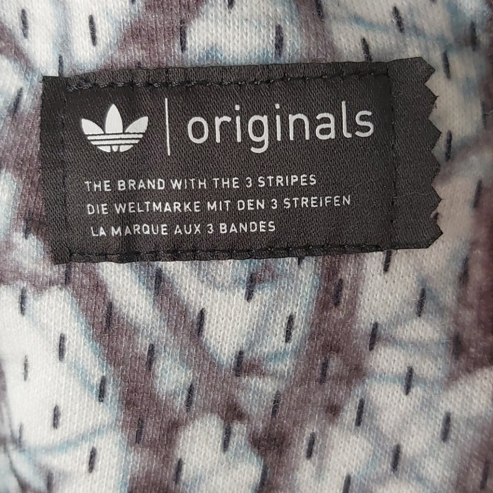 Addidas suit - Picture 3 of 7